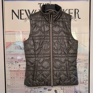 Lole quilted design vest in a fab green|grey colour, lightweight size S